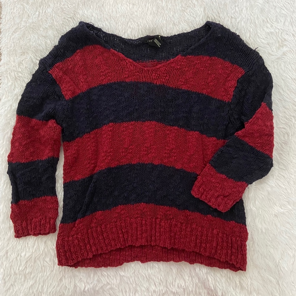 Maroon and navy mid sleeve knitted shirt/shirt.